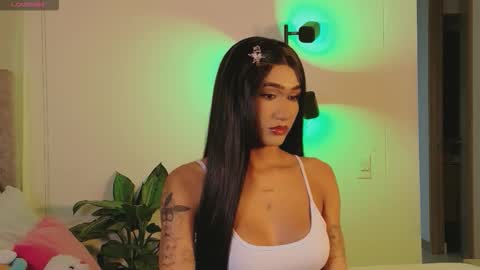 Isabellafirst online show from 24, 10, 2025