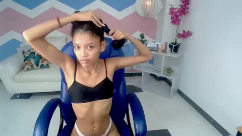 Snapshot of adisson_petite1 chatting on 3, 11, 2025 adisson_petite1 online show from 3, 11, 2025