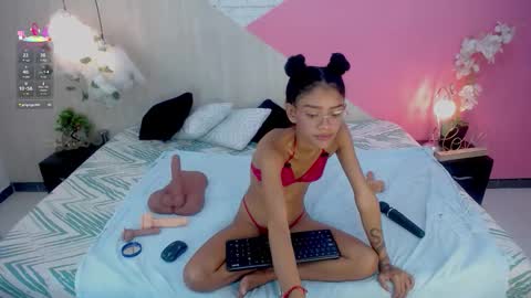 Snapshot of adisson_petite1 chatting on 15, 1, 2026 adisson_petite1 online show from 15, 1, 2026