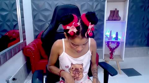 Snapshot of adisson_petite1 chatting on 21, 2, 2026 adisson_petite1 online show from 21, 2, 2026