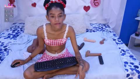 Snapshot of adisson_petite1 chatting on 22, 2, 2026 adisson_petite1 online show from 22, 2, 2026