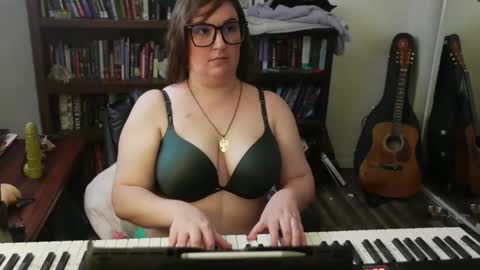 Snapshot of adobe_angel304 chatting on 16, 11, 2025 adobe_angel304 online show from 16, 11, 2025