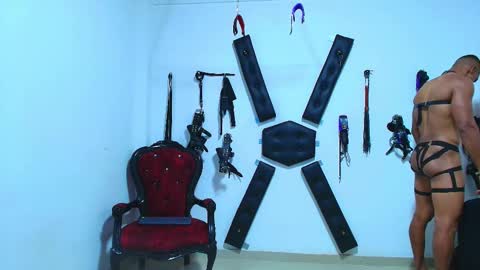 adonisdios online show from 3, 11, 2025