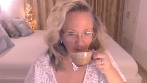 Snapshot of adrena_ chatting on 15, 6, 2026 Cryna online show from 15, 6, 2026