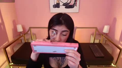 Snapshot of adri_gomez_1 chatting on 12, 9, 2025 Adri online show from 12, 9, 2025