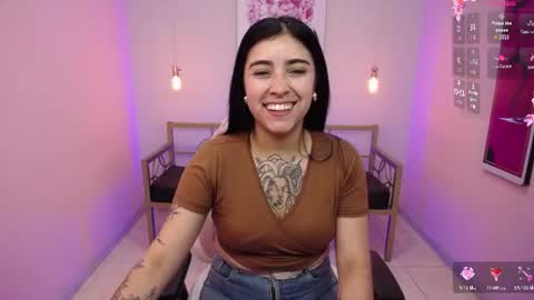 Snapshot of adri_gomez_1 chatting on 21, 6, 2026 Adri online show from 21, 6, 2026