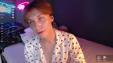 Snapshot of adrian_di chatting on 12, 1, 2025 Adrian online show from 12, 1, 2025