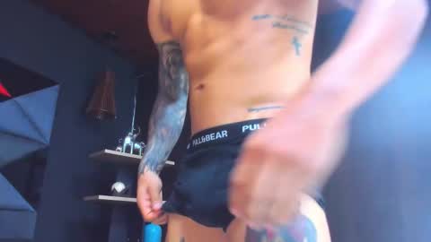 Snapshot of adrian_rae chatting on 22, 12, 2025 online show from 22, 12, 2025