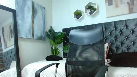 Snapshot of adrian_rae chatting on 25, 2, 2026 online show from 25, 2, 2026