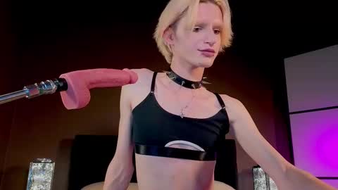 Snapshot of adrian_the_one_ chatting on 15, 1, 2025 adrian_the_one_ online show from 15, 1, 2025