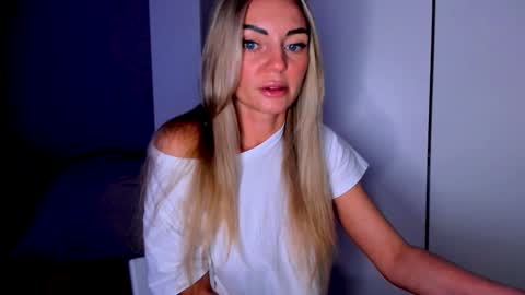 Adriana online show from 6, 1, 2025