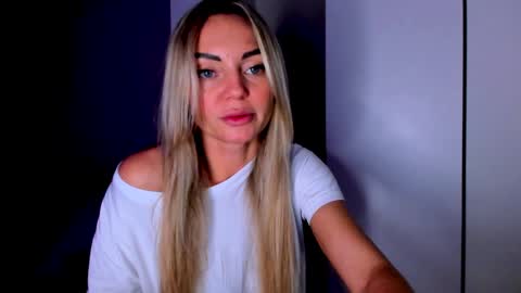 Adriana online show from 6, 1, 2025