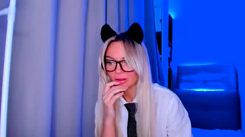 Adriana online show from 10, 2, 2025