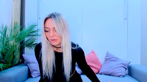 Adriana online show from 4, 3, 2025