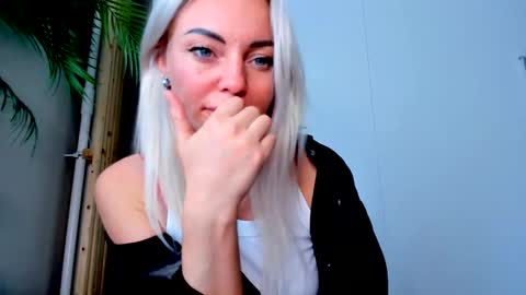 Adriana online show from 12, 9, 2025