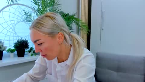 Adriana online show from 29, 9, 2025