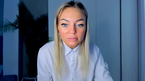 Adriana online show from 6, 4, 2026