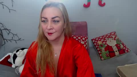 Adriana Paredes  online show from 30, 12, 2024