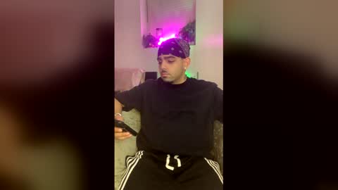 Snapshot of adrianjaxxxon chatting on 14, 12, 2025 AdrianJaxxxon online show from 14, 12, 2025