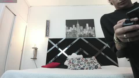 Adrian online show from 6, 11, 2025