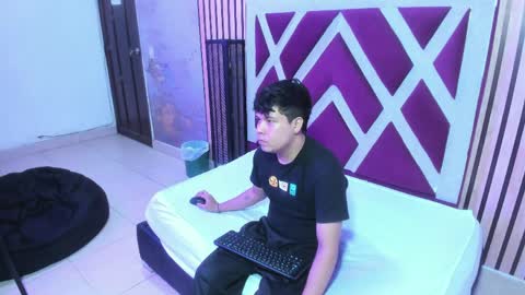 Snapshot of adrianwalkerr chatting on 5, 4, 2026 adrianwalkerr online show from 5, 4, 2026