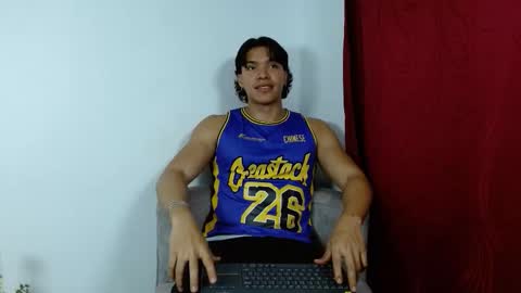adriel_escalante online show from 3, 10, 2025