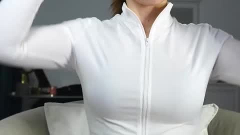 Aelia online show from 7, 10, 2025