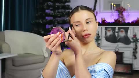 Aelia online show from 18, 12, 2025