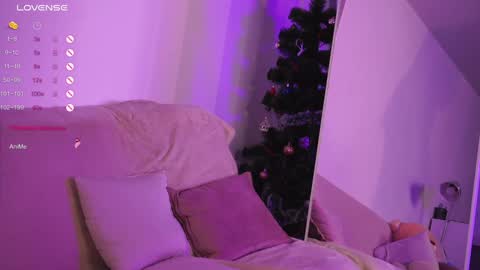 Snapshot of aesthetics__tease chatting on 3, 1, 2025 aesthetics__tease online show from 3, 1, 2025