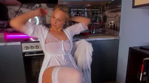 Snapshot of afanasia chatting on 24, 11, 2025 OneAfa online show from 24, 11, 2025