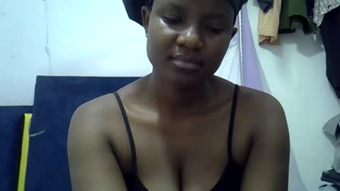 Snapshot of africanngirl chatting on 1, 10, 2025 africanngirl online show from 1, 10, 2025