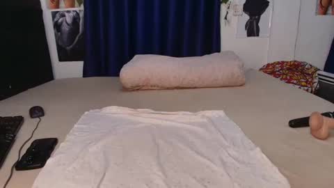 Africanpetitequeenn online show from 13, 3, 2026