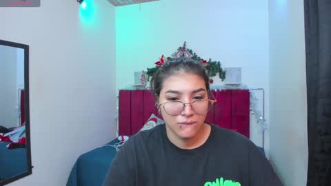 Snapshot of afroditaandsoffi chatting on 24, 12, 2024 Afrodita Chery y Hermione online show from 24, 12, 2024