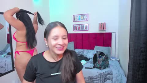 Snapshot of afroditaandsoffi chatting on 8, 1, 2025 Afrodita Chery y Hermione online show from 8, 1, 2025