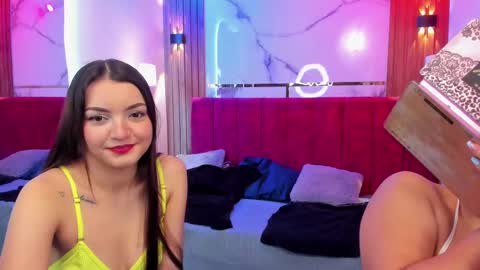 Snapshot of afroditaandsoffi chatting on 13, 10, 2025 Afrodita Chery y Hermione online show from 13, 10, 2025