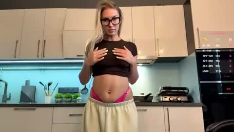 Mila -call me cute online show from 22, 6, 2026