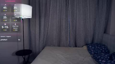 Snapshot of aftonbunkers chatting on 25, 11, 2025 Lana 1800 - 0330 UTC Mia 0700- 1630 UTC online show from 25, 11, 2025