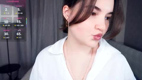 Snapshot of aftonbunkers chatting on 4, 12, 2025 Lana 1800 - 0330 UTC Mia 0700- 1630 UTC online show from 4, 12, 2025