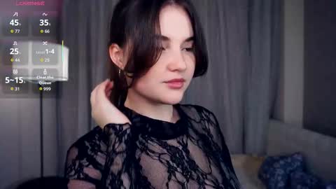 Snapshot of aftonbunkers chatting on 5, 12, 2025 Lana 1800 - 0330 UTC Mia 0700- 1630 UTC online show from 5, 12, 2025