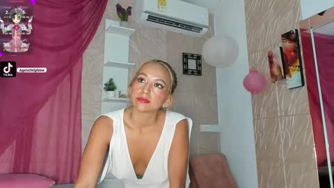 Agatadelphine online show from 25, 1, 2025