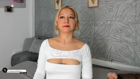 Snapshot of agatadelphine_mr chatting on 4, 7, 2026 Agatadelphine online show from 4, 7, 2026
