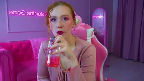 Snapshot of agatafoxley chatting on 23, 9, 2025 AgataFoxley online show from 23, 9, 2025