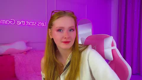 Snapshot of agatafoxley chatting on 12, 10, 2025 AgataFoxley online show from 12, 10, 2025