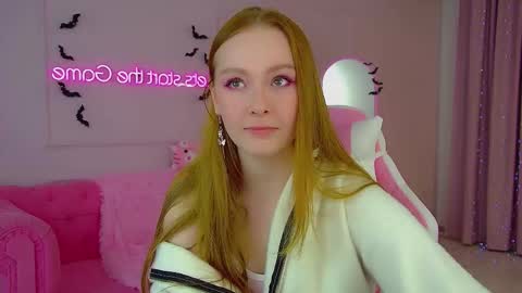 Snapshot of agatafoxley chatting on 20, 10, 2025 AgataFoxley online show from 20, 10, 2025