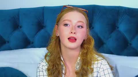 Snapshot of agatafoxley chatting on 19, 11, 2025 AgataFoxley online show from 19, 11, 2025