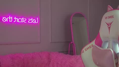 Snapshot of agatafoxley chatting on 24, 11, 2025 AgataFoxley online show from 24, 11, 2025