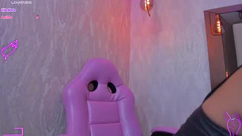 Snapshot of agatha_russh_ chatting on 28, 1, 2025 LUNNA online show from 28, 1, 2025