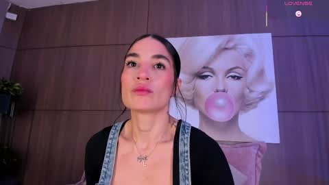    online show from 12, 4, 2026