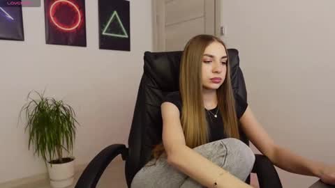 Snapshot of agelina_summer chatting on 16, 2, 2025 Agelina Lilly Laura online show from 16, 2, 2025