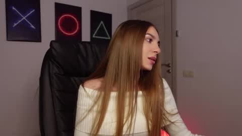 Snapshot of agelina_summer chatting on 19, 2, 2025 Agelina Lilly Laura online show from 19, 2, 2025